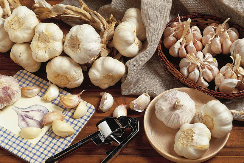 无人,横图,俯视,室内,特写,桌子,许多,篮子,香料,很多,蒜头,饮食,盘子,摄影,生活方式,清新,健康食物,丁香,大蒜,彩图,高角度拍摄,成分