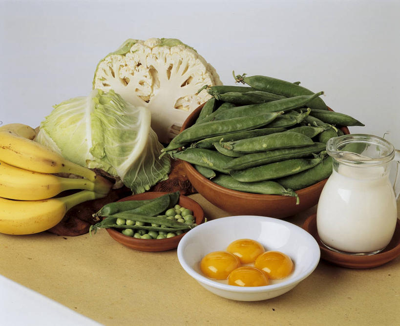 牛奶,无人,横图,室内,特写,香蕉,许多,壶,花椰菜,豌豆,蛋黄,很多,饮食,水壶,饮料,茶壶,容器,碗,果盘,甘蓝,摄影,生活方式,健康食物,彩图