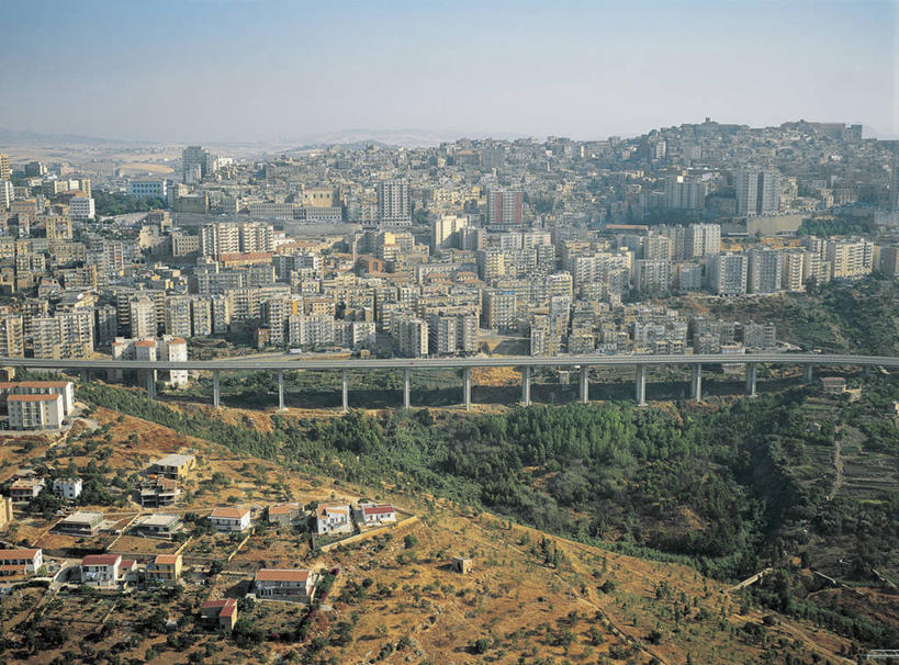 无人,横图,俯视,航拍,室外,白天,度假,美景,城市风光,城市,建筑,意大利,欧洲,景观,桥,娱乐,树,天空,享受,休闲,景色,放松,摄影,西西里,鸟瞰,地中海文化,意大利文化,高架道路,阿格利真托,彩图,高角度拍摄