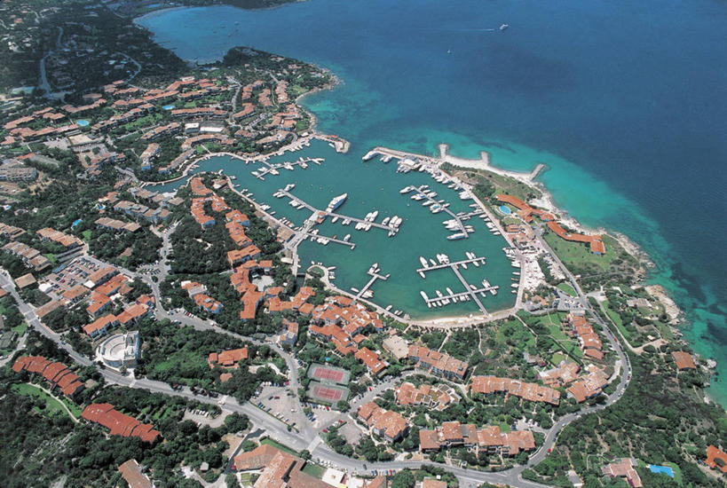 无人,横图,俯视,航拍,室外,白天,海洋,建筑,路,意大利,欧洲,海岸线,风景,运输,摄影,鸟瞰,地中海文化,南欧,意大利文化,意大利共和国,撒丁岛,海滩,彩图,高角度拍摄