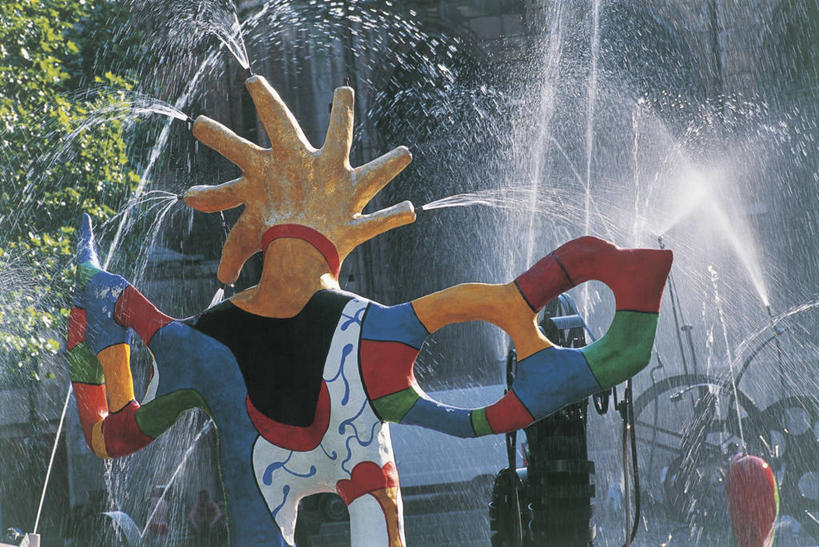 两个人,横图,室外,特写,白天,技术,水,建筑,喷泉,雕塑,法国,巴黎,欧洲,喷,飞溅,朦胧,模糊,雕像,首都,树,地标建筑,工业,摄影,西欧,地中海文化,法兰西,庞毕度中心,法国文化,法兰西共和国,法兰西第五共和国,法兰西岛,乔治.蓬皮杜国家艺术文化中心,法兰西岛大区,蓬皮杜艺术中心,拉丁区,彩图,巴黎省,巴黎市