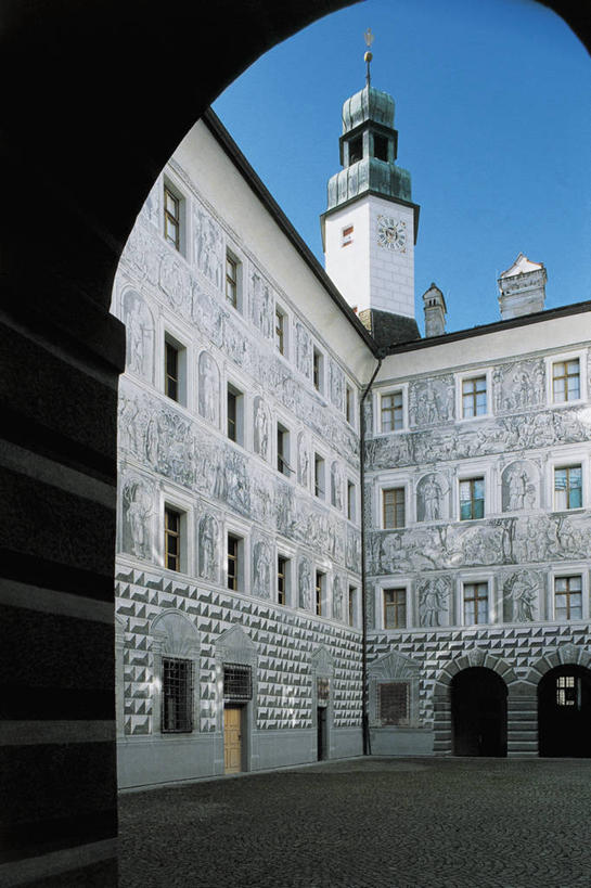 无人,宫殿,竖图,室外,白天,窗户,建筑,奥地利,欧洲,庭院,拱门,塔,文艺复兴,历史,摄影,万里无云,因斯布鲁克,蒂罗尔,彩图,过去