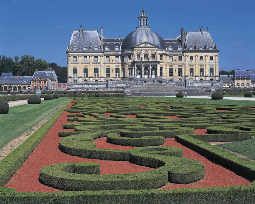 无人,横图,室外,白天,城市,建筑,法国,欧洲,城堡,历史,树,蓝色,风景,地标建筑,摄影,园林,保护,西欧,地中海文化,法兰西,法国文化,万里无云,法兰西共和国,法兰西第五共和国,法兰西岛,法兰西岛大区,树篱,塞纳.马恩省,彩图,子爵城堡,过去