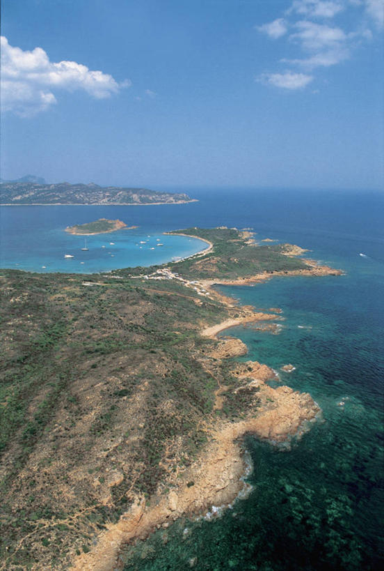 无人,竖图,俯视,室外,白天,海洋,意大利,欧洲,岛,海岸线,水平线,云,风景,天空,自然,摄影,地中海文化,南欧,意大利文化,意大利共和国,撒丁岛,海滩,彩图,高角度拍摄