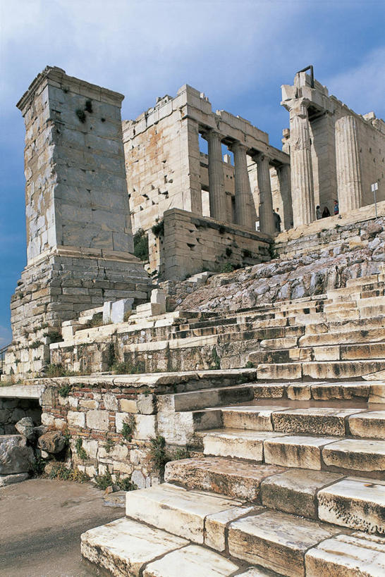 无人,竖图,室外,白天,仰视,建筑,希腊,欧洲,柱子,云,首都,历史,石墙,废墟,台阶,天空,摄影,地中海文化,希腊文化,古希腊,古代文明,阿提卡,柱廊,彩图,低角度拍摄,过去