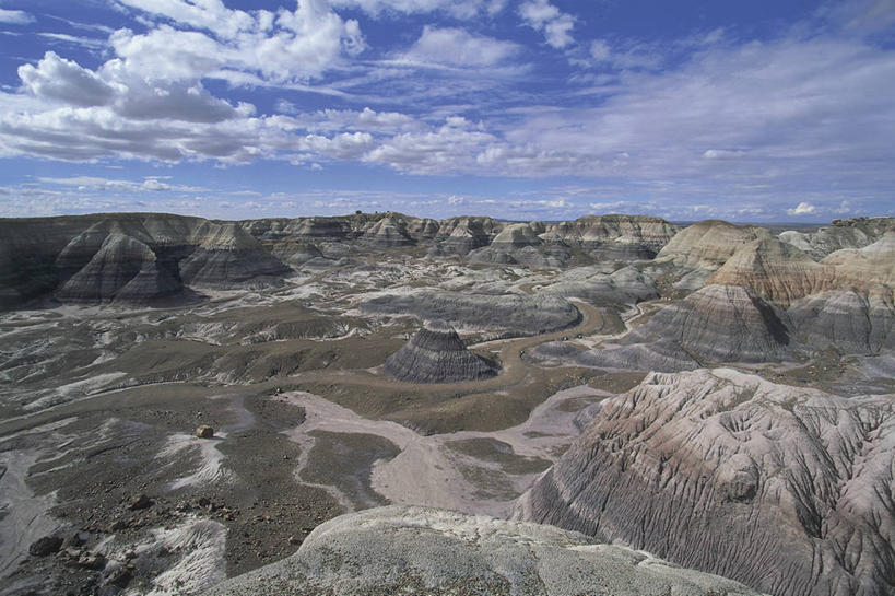 无人,横图,室外,白天,旅游,度假,美景,沙漠,美国,景观,云,娱乐,风景,天空,自然,地标建筑,享受,休闲,景色,放松,摄影,宁静,亚利桑那,北美,岩层,自然风光,石灰石,地质学,石化森林国家公园,自然地理,岩石,彩图