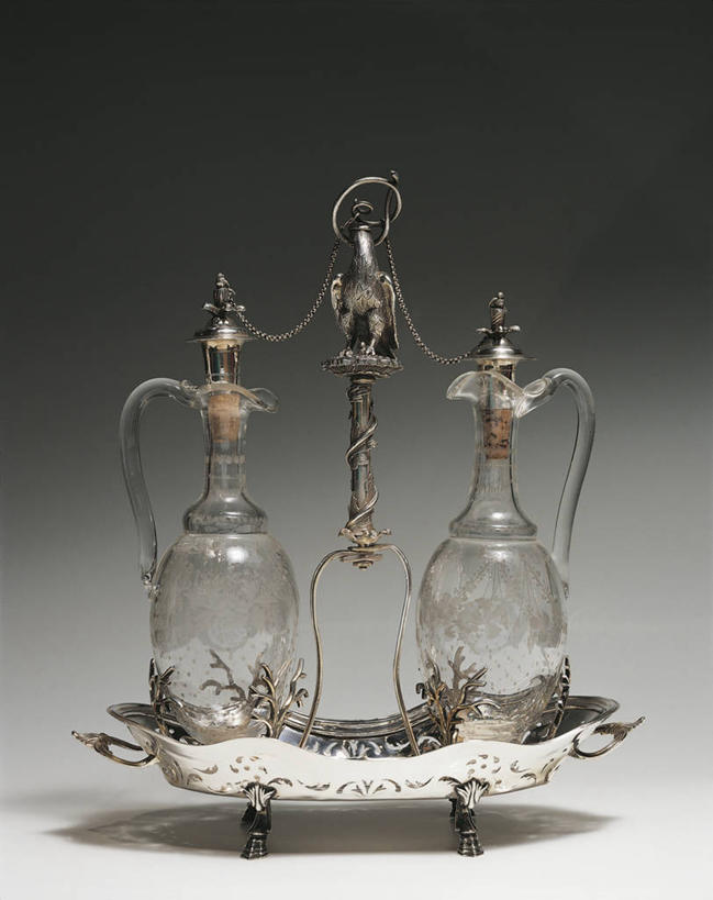 无人,竖图,室内,特写,静物,餐具,意大利,欧洲,透明,历史,调味瓶,饮食,三个,瓶子,摄影,西欧,地中海文化,南欧,意大利文化,想法,玻璃杯,彩图,影棚拍摄,过去