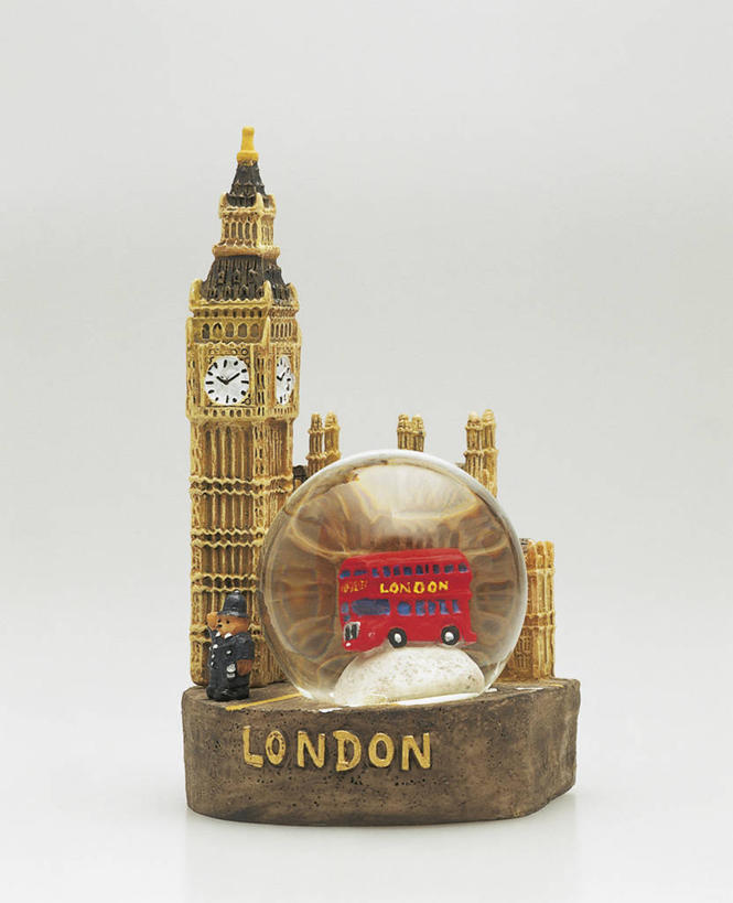 无人,竖图,室内,特写,白色背景,安全,建筑,玩具,雕塑,英国,欧洲,伦敦,士兵,形状,艺术,装饰,透明,时间,标志,雕刻,雕像,符号,商品,文字,塔,巴士,防护,首都,标识,大本钟,英格兰,钟塔,一个,纪念品,工艺品,地标建筑,球体,摄影,单个,纪念,英文字母,保护,军人,美术,创造力,西欧,北欧,记忆,主题,保险,大不列颠,陈列,威斯敏斯特市,英国文化,仪仗队,英国国会大厦,军队,大不列颠及北爱尔兰联合王国,大不列颠及爱尔兰联合王国,功能,美学,保全,周全,安稳,安定,雪花球,性别符号,三维图形,雾都,几何形状,平安,钟,彩图,影棚拍摄,内伦敦,大不列颠王国,大英帝国,联合王国,日不落帝国,男性符号,锦衣卫,禁军,禁卫军,御林军