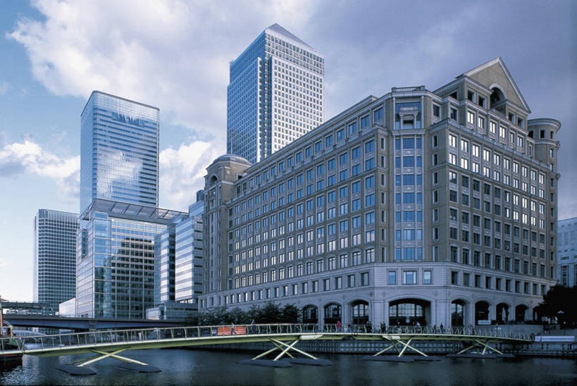 无人,工程师,建筑师,横图,室外,白天,仰视,河流,水,城市,建筑,摩天大楼,英国,欧洲,伦敦,加拿大,流水,云,桥,首都,联系,英格兰,天空,办公大楼,摄影,北美,北美洲,西欧,都市风光,北欧,美洲,大不列颠,金丝雀码头,汇丰银行大厦,大不列颠及北爱尔兰联合王国,大不列颠及爱尔兰联合王国,北亚美利加洲,亚美利加洲,雾都,英吉利,管理,大伦敦,建筑工程师,设计,彩图,低角度拍摄,旅行,陶尔哈姆莱茨区,内伦敦,大不列颠王国,大英帝国,联合王国,日不落帝国,画则师,图则师,则师,评估,人员,巴克莱银行,霍朗明,诺曼.福斯特,诺曼.罗伯特.福斯特男爵阁下,浮桥