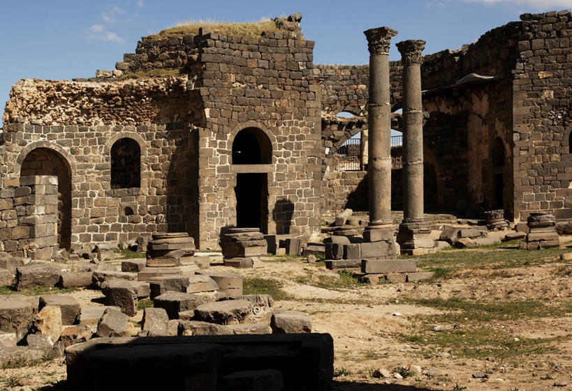 无人,教堂,横图,室外,白天,建筑,叙利亚,亚洲,破碎,柱子,拱门,围墙,历史,破坏,石墙,破损,废墟,天空,地标建筑,摄影,宗教,粉碎,损坏,考古学,中东,基督教,宗教建筑,地中海文化,毁坏,毁灭,摧毁,古代文明,灵性,破败,酒神巴克斯,酒神狄俄尼索斯,彩图,旅行,大教堂,联合国教科文组织,帝国,过去