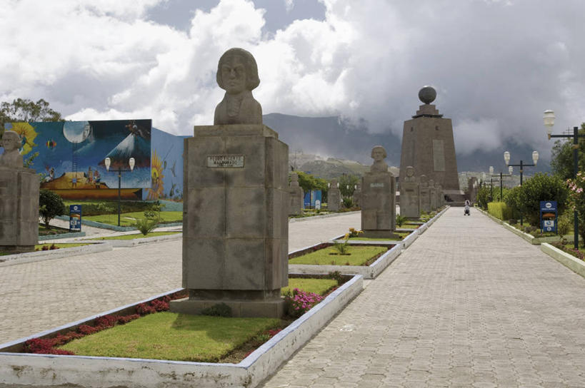 无人,博物馆,横图,室外,白天,成功,美景,山,植物,建筑,雕塑,厄瓜多尔,雕像,景观,云,纪念碑,小路,首都,宏伟,历史,草,树,风景,天空,自然,地标建筑,景色,南美,摄影,纪念,留念,宁静,环境,拉丁美洲,成就,自然风光,记忆,美洲,怀念,渴望,赤道,勇气,基多,石块,彩图,旅行,联合国教科文组织,过去