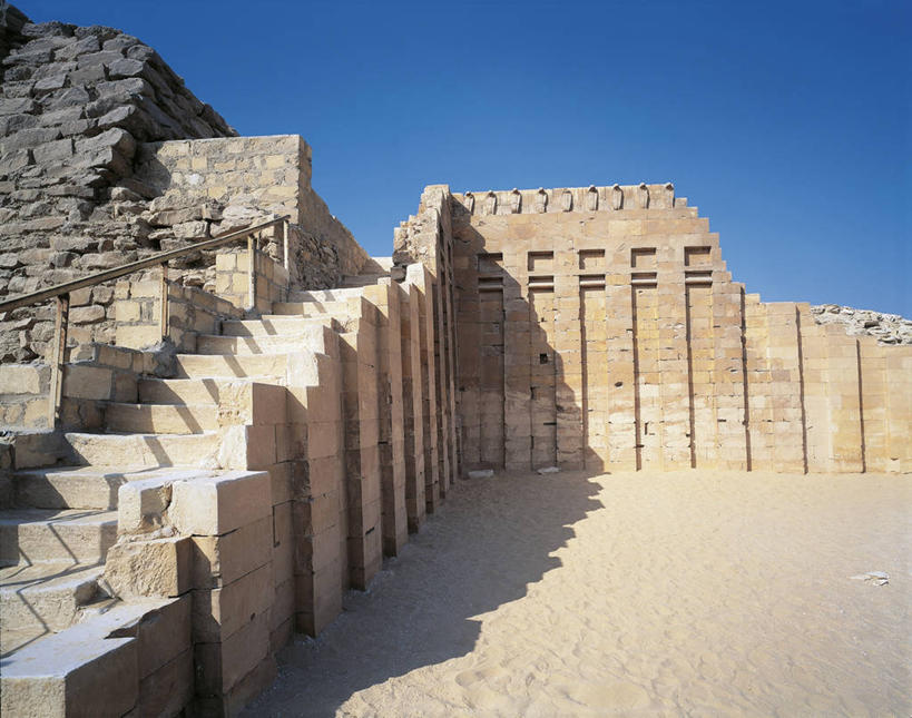 无人,横图,室外,旅游,度假,名胜古迹,地标,建筑,非洲,埃及,开罗,遗迹,沙子,纪念碑,围墙,联合国,首都,古迹,历史,文物,娱乐,古建筑,废墟,台阶,享受,休闲,旅游胜地,金字塔,放松,摄影,死亡,坟墓,中东,古文明,北非,中东文化,萨卡拉,埃及文化,古代七大奇迹,阿拉伯埃及共和国,金字塔之国,棉花之国,阿非利加洲,古埃及文明,古代文明,阶梯金字塔,塞加拉,圣卡拉梯形金字塔,彩图,标志性建筑,联合国教科文组织,左塞尔金字塔