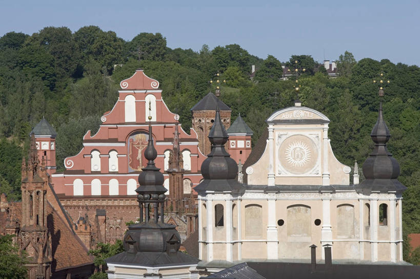 无人,教堂,横图,室外,白天,森林,城市,建筑,古城,尖顶,首都,地标建筑,摄影,宗教,基督教,都市风光,立陶宛共和国,维尔纽斯,彩图,波罗的海三国,联合国教科文组织