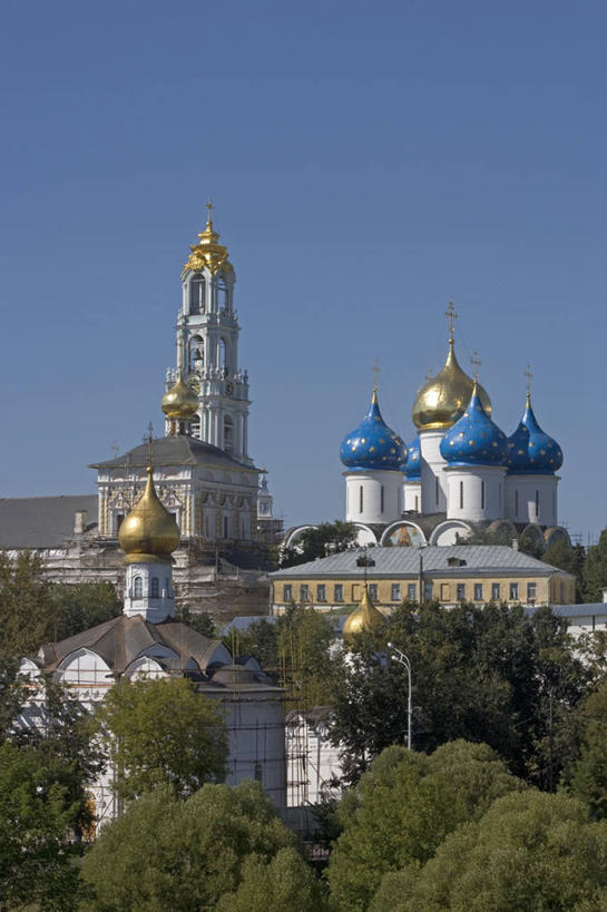 无人,竖图,俯视,室外,白天,城市,建筑,俄罗斯,纪念碑,钟楼,首都,历史,树,蓝色,天空,地标建筑,摄影,宗教,基督教,圆顶建筑,宗教建筑,莫斯科,万里无云,克里姆林宫,圣母升天大教堂,东正教,谢尔吉耶夫,彩图,高角度拍摄,旅行,俄罗斯文化,联合国教科文组织