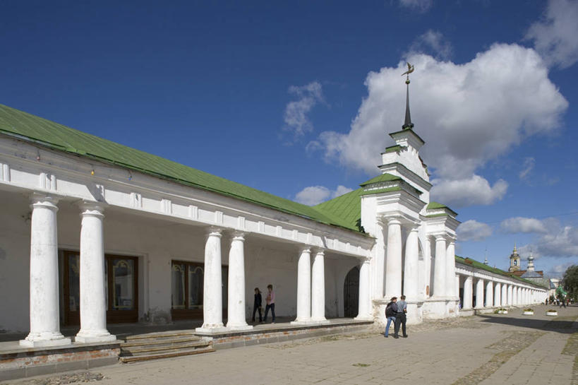 横图,室外,白天,购物,建筑,俄罗斯,柱子,云,纪念碑,历史,天空,地标建筑,摄影,圣彼得堡,彩图,苏兹达尔,俄罗斯文化,联合国教科文组织