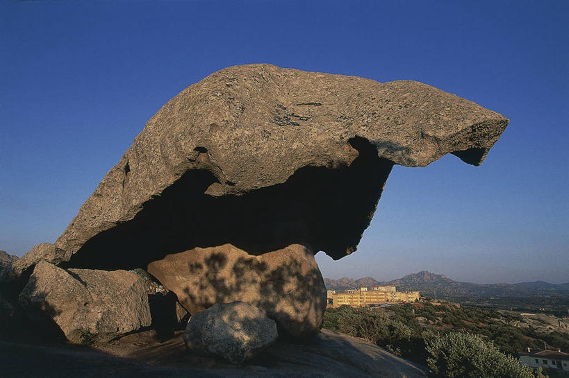 无人,横图,室外,白天,旅游,度假,美景,山,意大利,地平线,地形,景观,山顶,辽阔,地面,娱乐,风景,天空,自然,享受,休闲,广阔,景色,放松,平衡,摄影,一望无际,岩层,南欧,自然风光,延伸,万里无云,天地相交,无边无际,一马平川,地质学,撒丁岛,萨萨里,自然地理,岩石,彩图