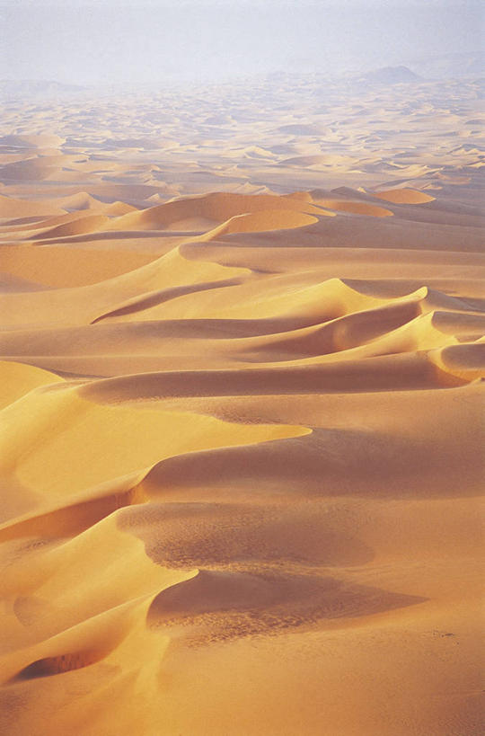 无人,竖图,俯视,室外,白天,旅游,度假,美景,沙漠,山,非洲,埃及,沙子,地形,景观,沙丘,娱乐,自然,享受,休闲,景色,放松,摄影,褪色,山脊,气候,中东,自然风光,干的,北非,撒哈拉沙漠,地质学,自然地理,彩图,高角度拍摄