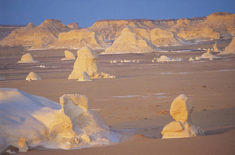 无人,横图,室外,旅游,度假,美景,日落,沙漠,山,山脉,风,非洲,埃及,堆叠,沙子,地形,景观,娱乐,排列,自然,黄昏,享受,休闲,景色,放松,摄影,气候,中东,岩层,自然风光,北非,沉积岩,撒哈拉沙漠,白垩,地质学,自然地理,岩石,彩图,利比亚沙漠