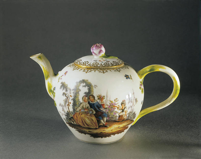 无人,两个人,横图,室内,侧面,奢侈,餐具,珠宝,德国,瓷器,矿石,陶瓷制品,古典,浪漫,一个,茶壶,摄影,单个,昂贵,贵重,宝石,坚定,中欧,18世纪,宝贵,美术工艺,彩图,影棚拍摄,爱,人工宝石,人造宝石