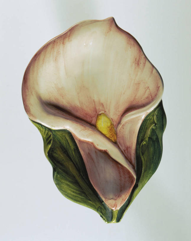 无人,竖图,室内,白色背景,奢侈,百合花,珠宝,意大利,矿石,陶瓷制品,一个,白色,摄影,单个,昂贵,贵重,宝石,南欧,坚定,宝贵,美术工艺,彩图,影棚拍摄,人工宝石,人造宝石