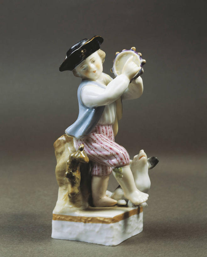 无人,竖图,室内,旅游,度假,奢侈,绘画,庸俗,美景,珠宝,雕塑,法国,艺术,装饰,标志,瓷器,雕刻,雕像,符号,矿石,景观,艺术品,古典,文化,娱乐,标识,一个,自然,工艺品,品味,享受,休闲,景色,放松,摄影,单个,纪念,昂贵,手鼓,美术,贵重,高雅,宝石,自然风光,主题,坚定,陈列,法国文化,欧洲文化,中欧,功能,美学,性别符号,宝贵,美术工艺,彩图,影棚拍摄,男性符号,人工宝石,人造宝石