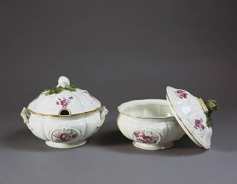 无人,横图,室内,奢侈,餐具,珠宝,德国,瓷器,矿石,陶瓷制品,古典,汤碗,饮食,两个,摄影,昂贵,贵重,宝石,坚定,中欧,18世纪,宝贵,美术工艺,彩图,影棚拍摄,人工宝石,人造宝石