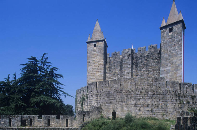 无人,横图,室外,夜晚,安全,山,建筑,葡萄牙,欧洲,城堡,纪念碑,塔,历史,废墟,树,天空,摄影,保护,要塞,南欧,伊比利亚半岛,万里无云,葡萄牙共和国,古代文明,彩图,科英布拉区