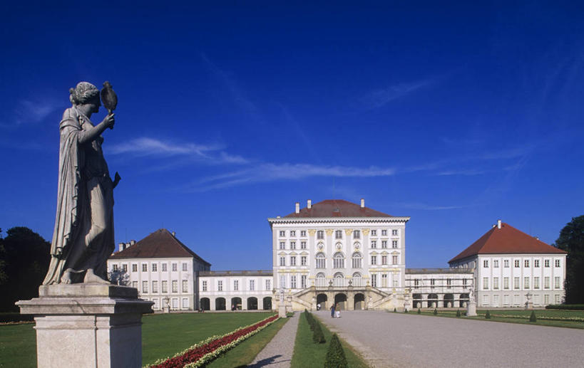 宫殿,横图,室外,白天,草坪,城市,建筑,雕塑,德国,雕像,花坛,庭院,历史,慕尼黑,草,花,摄影,都市风光,德国文化,巴洛克风格,中欧,巴伐利亚,宁芬堡,树篱,上巴伐利亚,彩图