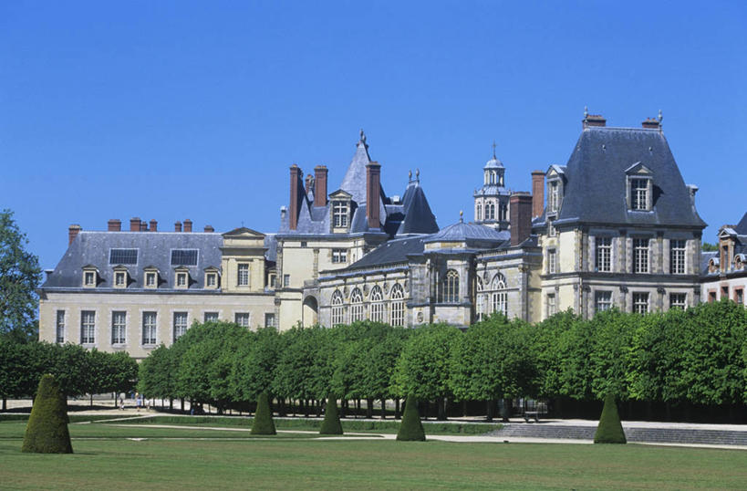 无人,宫殿,横图,室外,白天,草坪,建筑,法国,欧洲,城堡,庭院,文艺复兴,历史,树,地标建筑,摄影,园林,灌木,西欧,法兰西,古典风格,法国文化,中欧,法兰西共和国,法兰西第五共和国,法兰西岛,枫丹白露,枫丹白露宫,法兰西岛大区,塞纳.马恩省,彩图