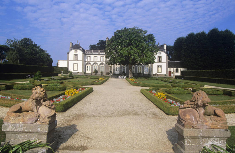 无人,横图,室外,白天,消失点,建筑,雕塑,法国,欧洲,雕像,城堡,纪念碑,历史,草,树,地标建筑,摄影,园林,布列塔尼,西欧,法兰西,透视图,法国文化,中欧,法兰西共和国,法兰西第五共和国,布列塔尼半岛,布列塔尼地区,伊勒.维莱讷省,彩图