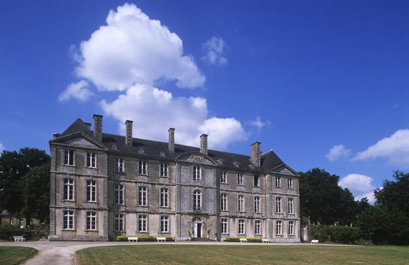 无人,横图,室外,白天,草坪,建筑,法国,城堡,庭院,云,纪念碑,历史,草,天空,摄影,布列塔尼,要塞,中欧,莫尔比昂省,彩图