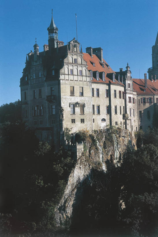 无人,竖图,室外,白天,安全,山,建筑,德国,欧洲,城堡,历史,锡格马林根城堡,摄影,西欧,中欧,德意志联邦共和国,巴登.符腾堡,巴登.符腾堡州,巴符州,锡格马林根县,蒂宾根,自然地理,彩图,旅行,蒂宾根行政区