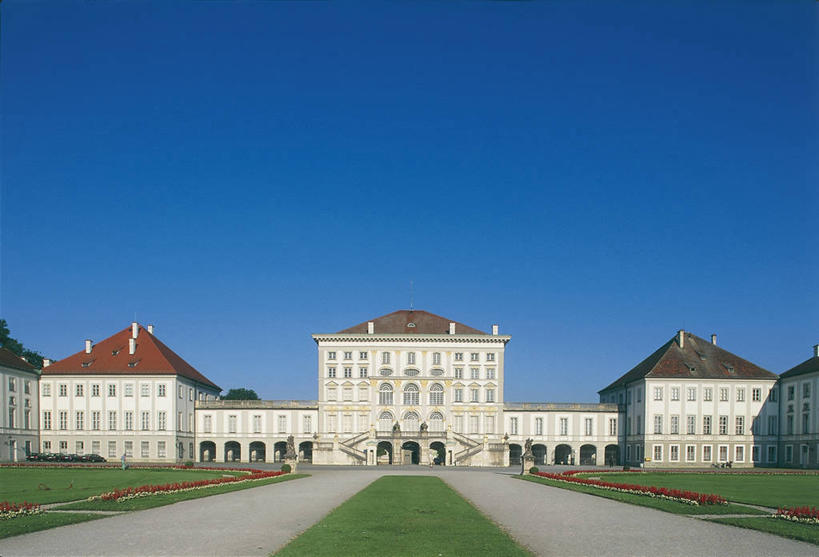 无人,横图,室外,白天,留白,正面,草坪,建筑,德国,对称,城堡,庭院,小路,历史,慕尼黑,天空,摄影,园林,顺序,透视图,巴洛克风格,中欧,万里无云,巴伐利亚,宁芬堡,上巴伐利亚,彩图,旅行,花园路