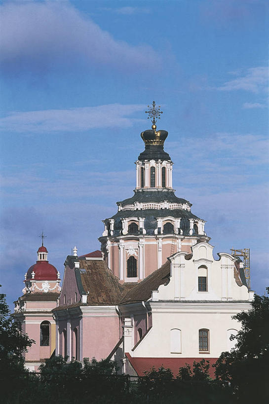 无人,教堂,竖图,室外,白天,建筑,欧洲,首都,树,摄影,将军,立陶宛共和国,维尔纽斯,自然地理,彩图,波罗的海三国