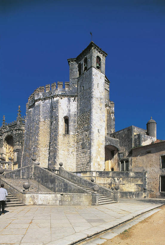 无人,教堂,竖图,安全,建筑,葡萄牙,欧洲,节日,联合国,文化,祈祷,健康,许愿,摄影,宗教,信仰,纪念,祈求,基督教,天主教,修道院,信念,伊比利亚半岛,神学院,修院,隐修院,自然地理,平安,彩图,托马尔,联合国教科文组织