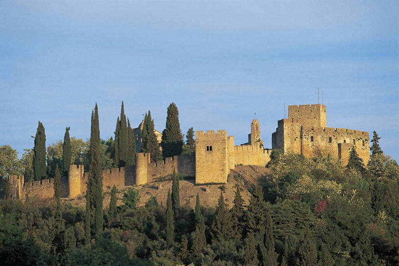 无人,教堂,横图,仰视,葡萄牙,欧洲,节日,联合国,文化,树,祈祷,健康,许愿,摄影,宗教,信仰,纪念,祈求,基督教,天主教,修道院,信念,伊比利亚半岛,神学院,修院,隐修院,自然地理,平安,彩图,低角度拍摄,托马尔,联合国教科文组织