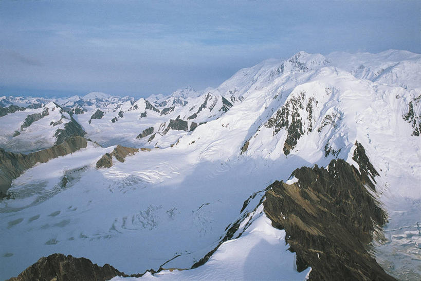 无人,横图,室外,白天,旅游,度假,美景,山,山脉,雪,美国,加拿大,地平线,景观,山顶,辽阔,联合国,地面,宏伟,娱乐,风景,天空,自然,享受,休闲,广阔,景色,放松,寒冷,摄影,宁静,一望无际,环境,北美,北美洲,自然风光,延伸,美洲,阿拉斯加,阿拉斯加州,天地相交,北亚美利加洲,亚美利加洲,最后的边疆,午夜阳光之地,卑诗省,不列颠哥伦比亚,不列颠哥伦比亚省,无边无际,一马平川,大不列颠哥伦比亚,自然地理,彩图,旅行,卑斯省,美利坚合众国,联合国教科文组织,圣埃利亚斯山脉