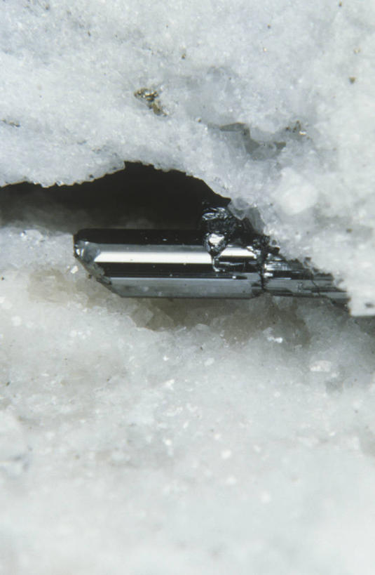 无人,竖图,特写,光线,光芒,白色,黑色,自然,摄影,地质学,矿物质,岩石,彩图,影棚拍摄