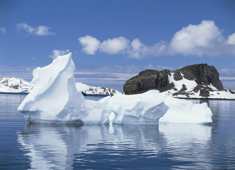 无人,横图,室外,白天,旅游,度假,冰山,海洋,美景,山,山脉,水,漂浮,冰,景观,宏伟,娱乐,自然,享受,休闲,景色,放松,寒冷,摄影,气象,气候,自然风光,南极洲,南设得兰群岛,次南极区群岛,乔治王岛,自然地理,彩图,旅行,南冰洋
