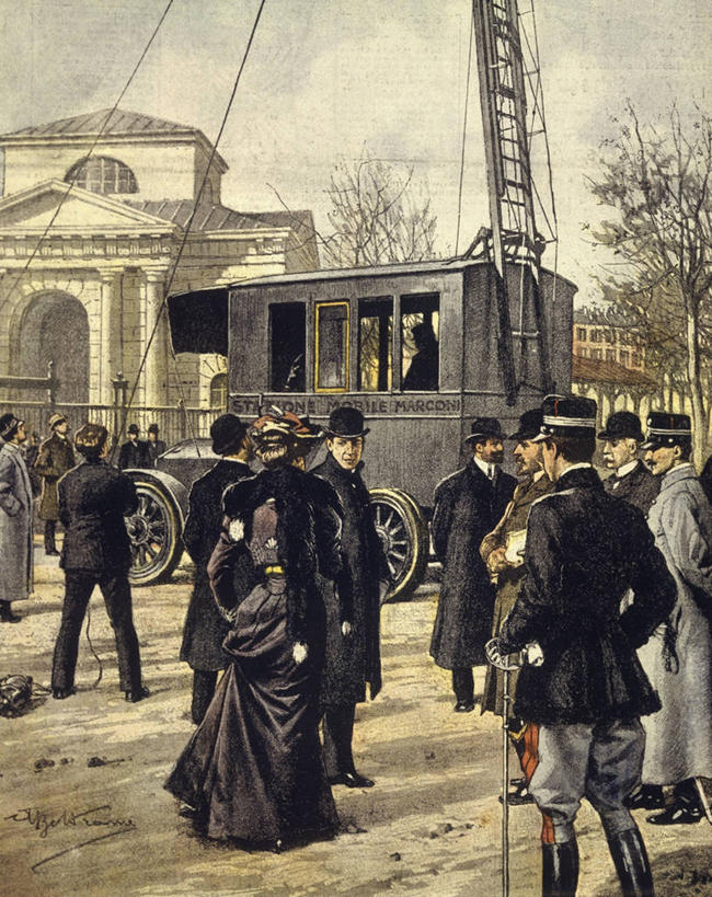 西方人,成年人,人群,站,竖图,室外,白天,街道,意大利,欧洲,欧洲人,历史,收音机,表,探索,摄影,传播,南欧,发明,米兰,男人,男性,女人,女性,白种人,彩图,传媒