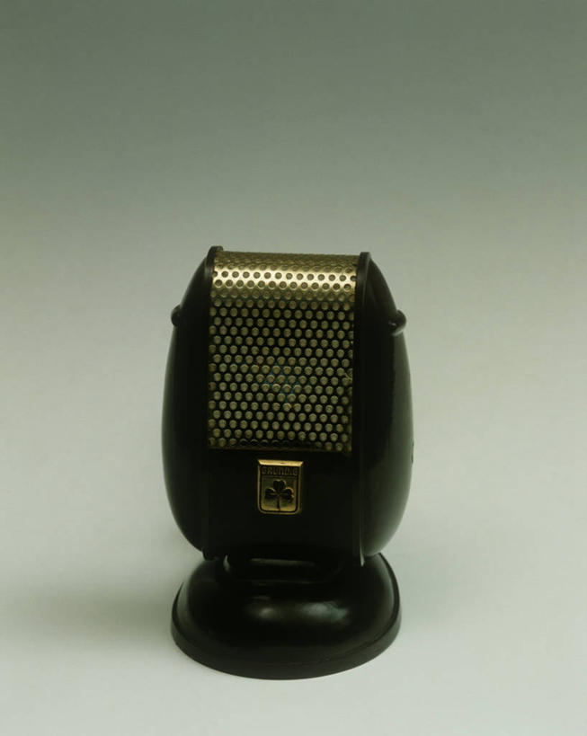 无人,竖图,室内,技术,德国,灰色背景,古典,历史,一个,灰色,摄影,单个,古董,麦克风,录音,中欧,彩图,影棚拍摄,数码录音机,数字录音器