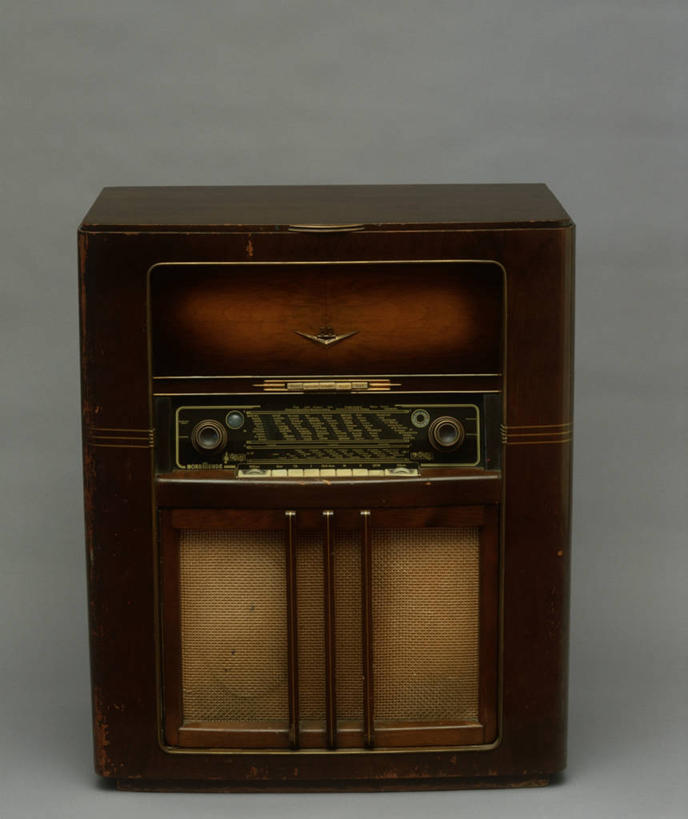 无人,竖图,室内,技术,德国,灰色背景,古典,历史,一个,灰色,收音机,摄影,单个,古董,中欧,彩图,影棚拍摄