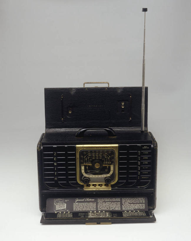 无人,竖图,室内,技术,灰色背景,古典,历史,一个,灰色,收音机,摄影,单个,古董,彩图,影棚拍摄