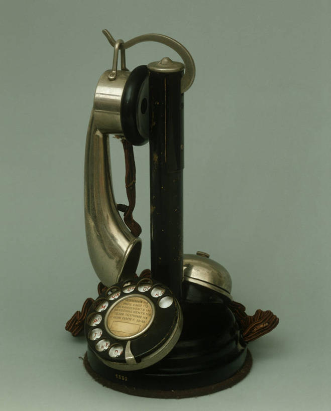 无人,打电话,竖图,室内,通讯,技术,法国,灰色背景,古典,历史,一个,灰色,摄影,单个,古董,中欧,电话机,彩图,影棚拍摄