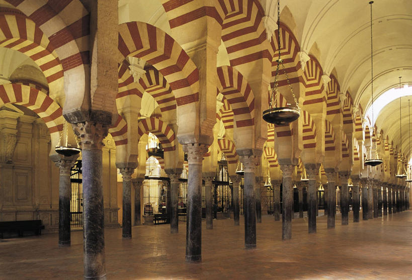无人,横图,室内,重复,建筑,西班牙,柱子,拱门,光亮,历史,地标建筑,摄影,照亮,宗教建筑,科尔多巴,安达路西亚,伊比利亚半岛,科尔多瓦清真寺,科尔多瓦,彩图,旅行,大教堂