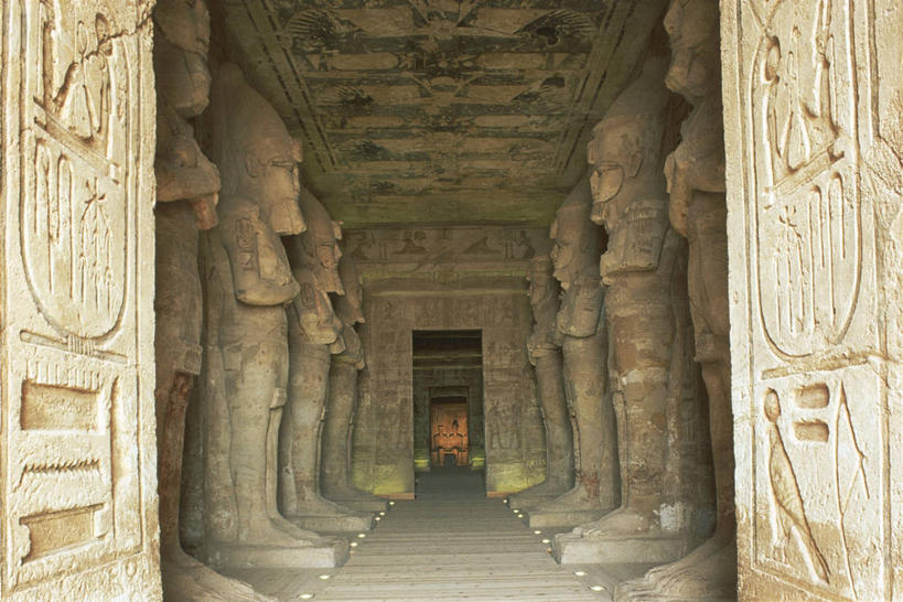 无人,横图,室内,白天,消失点,城市,建筑,雕塑,非洲,埃及,苏丹,一排,整齐,走廊,历史,废墟,排列,地标建筑,摄影,考古学,中东,法老,队列,透视图,北非,首府,埃及文化,阿拉伯埃及共和国,金字塔之国,棉花之国,阿斯旺,阿斯旺省,阿非利加洲,古埃及文明,古代文明,苏丹共和国,努比亚,哈索尔神庙,库赖迈,彩图,旅行,努比亚文物遗址,努比亚遗址,订婚,过去