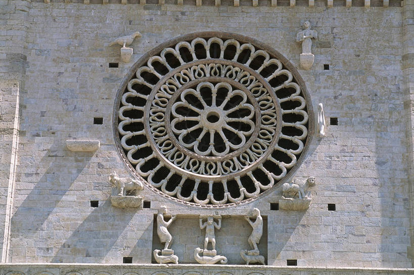 无人,横图,室外,特写,白天,仰视,窗户,建筑,意大利,圆形,围墙,历史,石墙,地标建筑,摄影,罗马式,南欧,意大利文化,翁布里亚大区,式样,阿西西,彩图,低角度拍摄,大教堂,时代