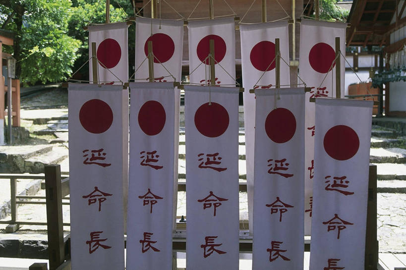 无人,横图,室外,白天,旗帜,奈良县,日本,亚洲,一排,许多,日本文化,整齐,圆形,标志,符号,文字,字符,字母,很多,标识,排列,红色,地标建筑,摄影,神殿,宗教建筑,队列,东亚,本州,本州岛,日本国,近畿地方,奈良,春日大社,近畿,彩图,旅行