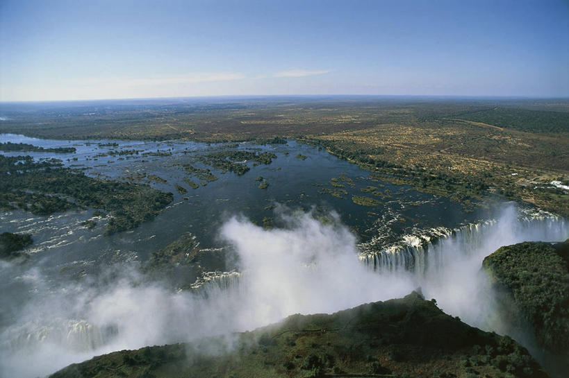 西方人,无人,横图,俯视,航拍,室外,白天,旅游,度假,河流,美景,瀑布,水,欧洲,非洲,赞比亚,黑人,欧洲人,地平线,地形,景观,流水,辽阔,地面,娱乐,风景,自然,地标建筑,享受,休闲,广阔,景色,放松,摄影,一望无际,环境,国家公园,鸟瞰,自然风光,延伸,天地相交,维多利亚瀑布,无边无际,一马平川,非洲人,彩图,高角度拍摄,旅行,莫西奥图尼亚国家公园,郊野公园