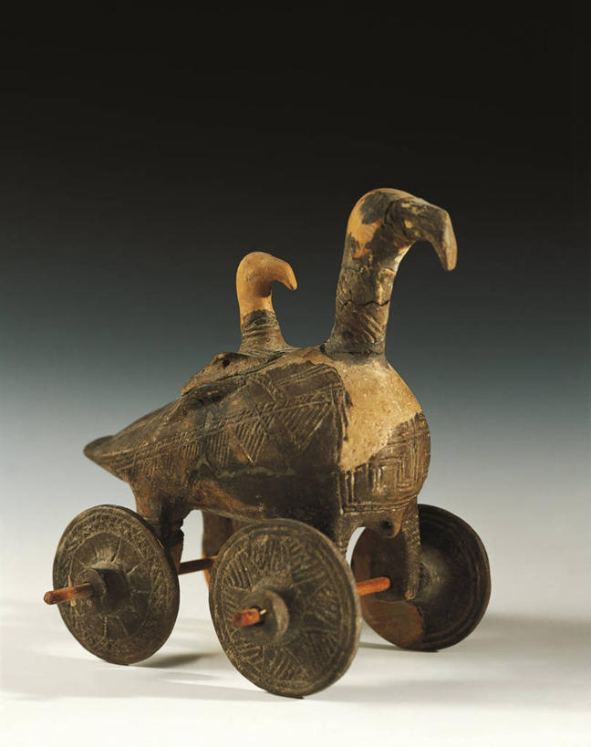 无人,竖图,灰色背景,古代,一个,灰色,车轮,摄影,单个,古代文明,美术工艺,彩图,影棚拍摄